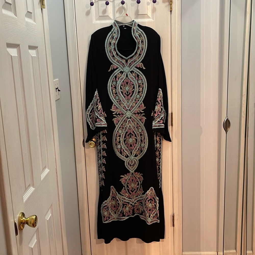 Very Fancy Women’s A line Maxi Abaya/Dress Size Large In Excellent Condition